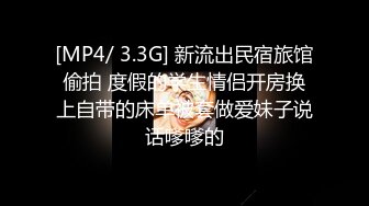 让老婆在镜子前看自己被我操，谁知才一会儿就爽的站不住了